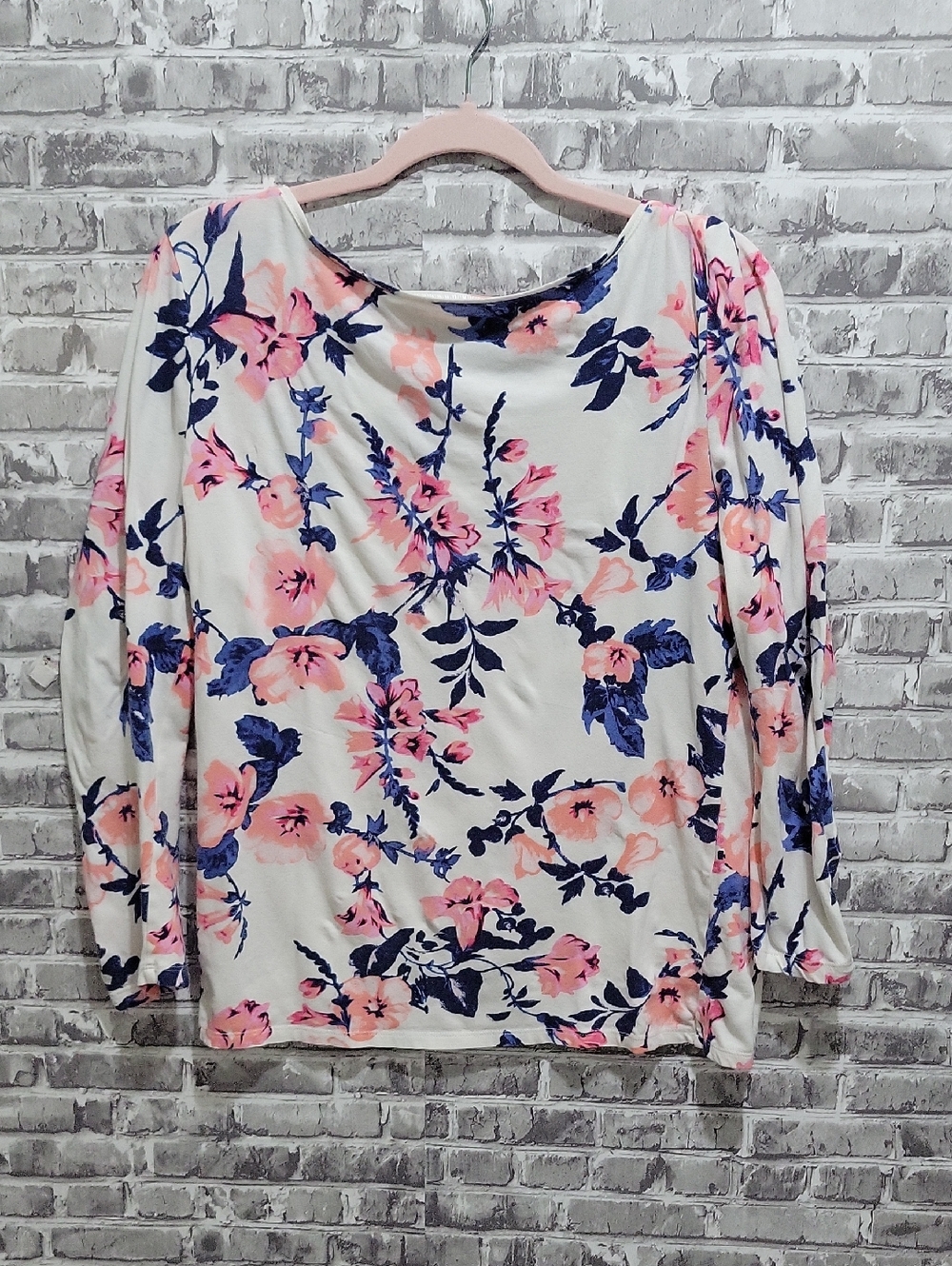 The Talbots Tee, White Top  with Pink & Blue Blooms, Sz M, Cottagecore, Casual
